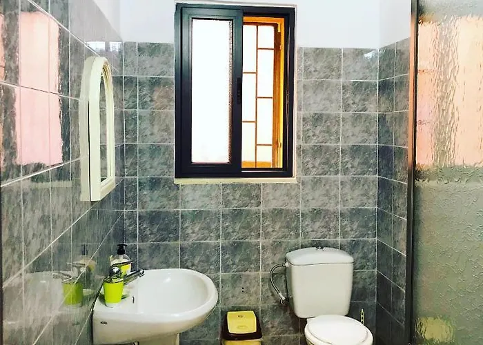 Vila Aliaj Luxury With 2 With Private Wonderful Terrace アパート