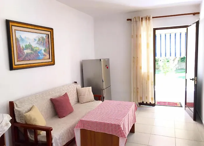 Vila Aliaj Luxury With 2 With Private Wonderful Terrace アパート *