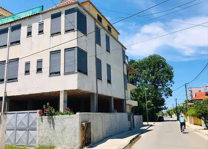 Vila Aliaj Luxury With 2 With Private Wonderful Terrace Appartement