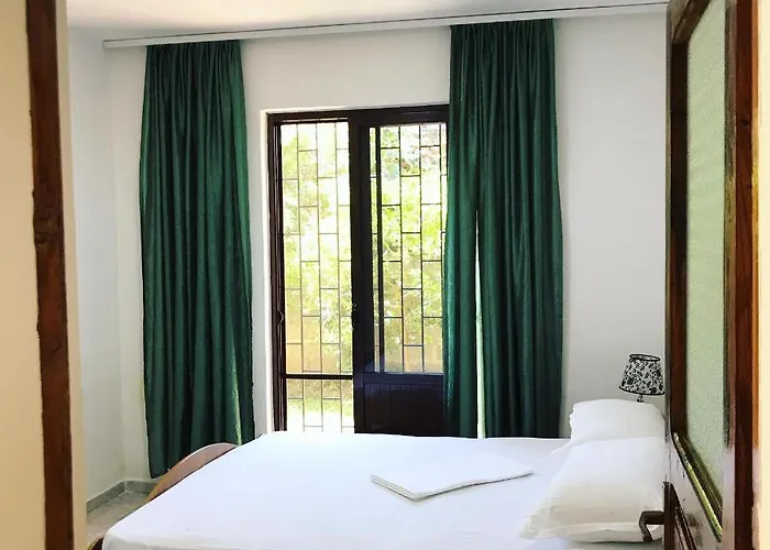 Vila Aliaj Luxury With 2 With Private Wonderful Terrace アパート *