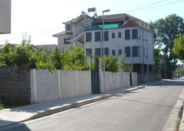 Vila Aliaj Luxury With 2 With Private Wonderful Terrace *