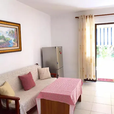 Vila Aliaj Luxury With 2 With Private Wonderful Terrace Appartamento *