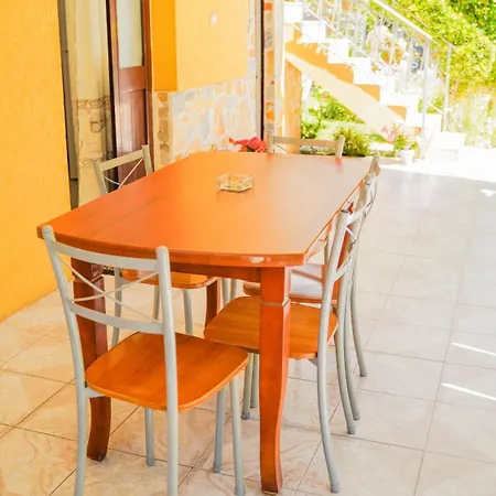 Vila Aliaj Luxury With 2 With Private Wonderful Terrace Appartamento Durrës