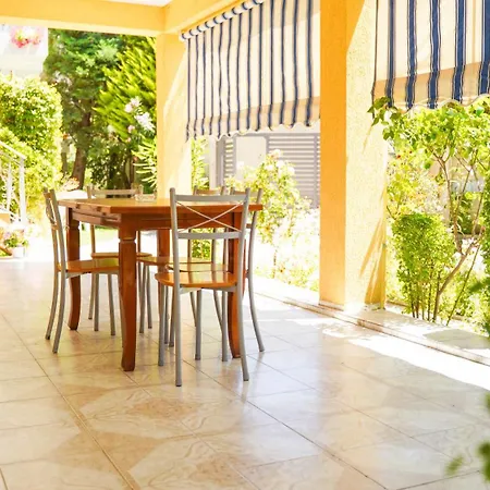 Vila Aliaj Luxury With 2 With Private Wonderful Terrace *